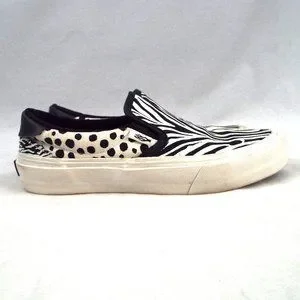 Straye | Shoes | Straye Slipon Skateboarding Black And White  display picture 1